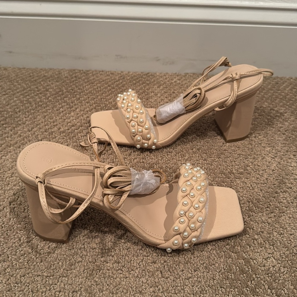 NIB Coutgo Womens Pearl Strappy Braided Lace Up Heeled Sandals - Size: 9.5 - Picture 4 of 7